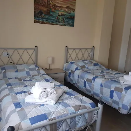 Casa Le Ali - Fraternita E Spiritualita Nel Cuore Di Napels