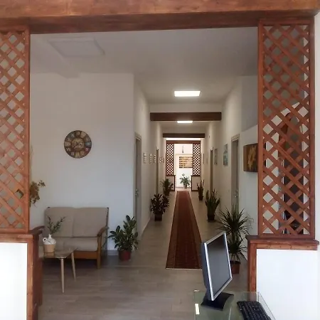 Casa Le Ali - Fraternita E Spiritualita Nel Cuore Di Napels